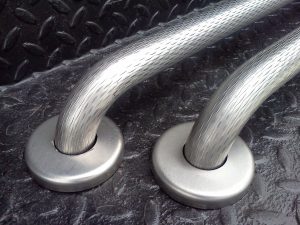 TEXTURED STAINLESS STEEL BARS WITH STANDARD FLANGES