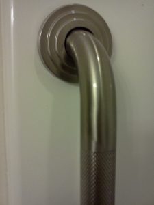 KNURLED BRUSHED NICKEL GRAB BAR WITH ROUND STEPPED FLANGE